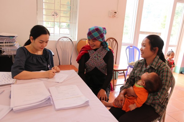 Để trẻ em vùng dân tộc thiểu số phát triển tốt hơn cả về thể chất lẫn trí tuệ