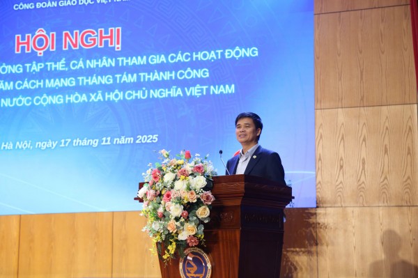 Khen thưởng tập thể, cá nhân tham gia các hoạt động A80