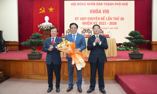 Tân Chủ tịch UBND TP Huế được bầu với 100% phiếu tán thành