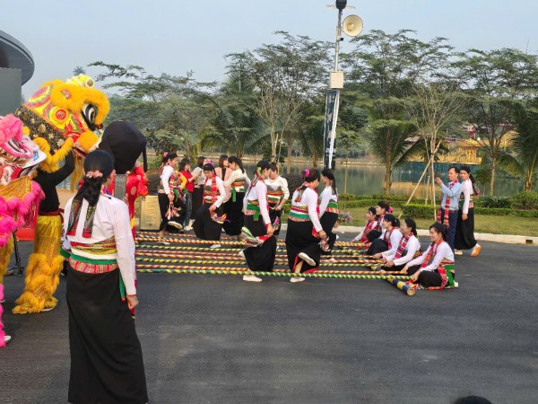 Thanh Hóa: Nhảy sạp trong lễ hội và những ngày đầu năm mới của đồng bào Thái