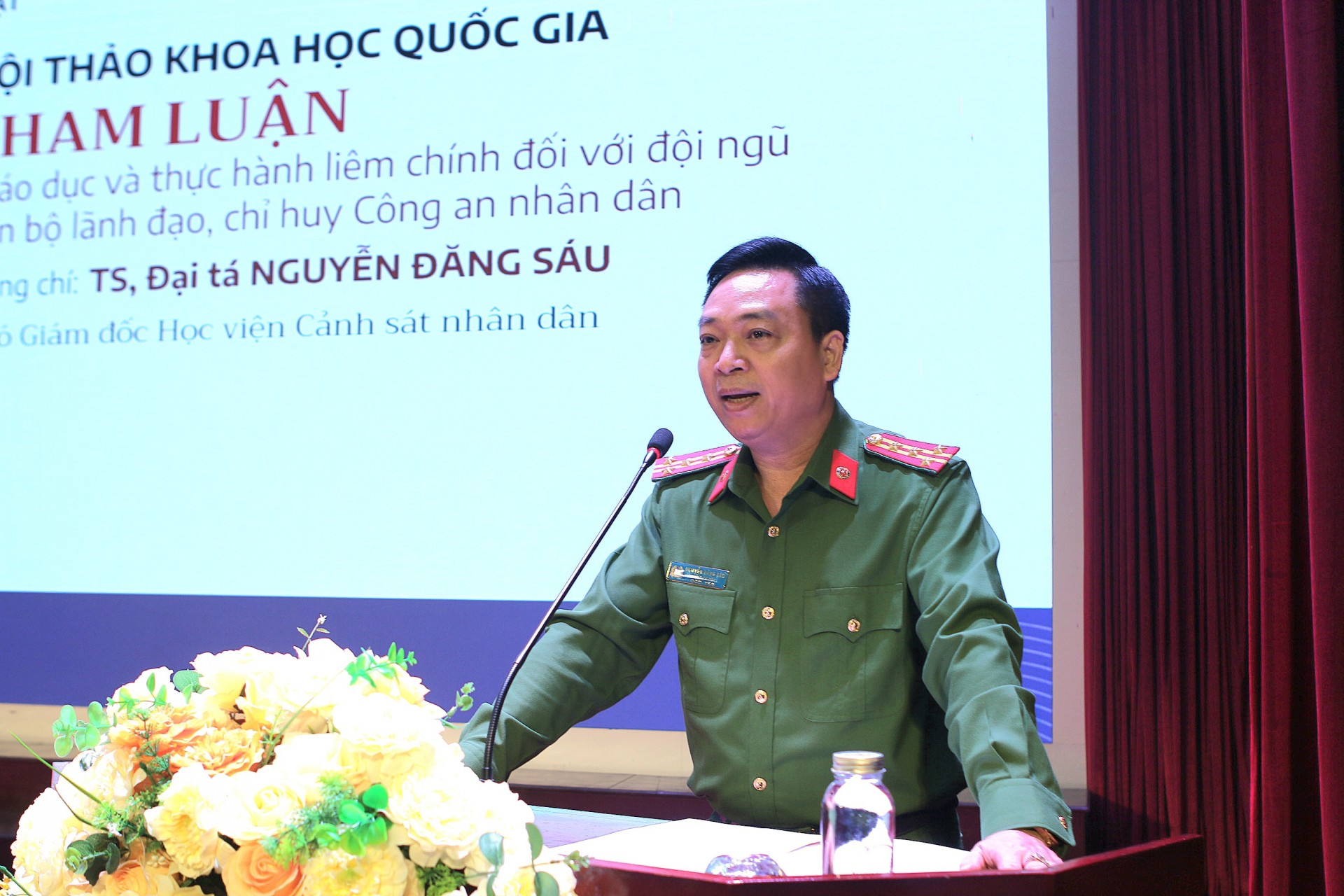 Giải pháp nâng cao liêm chính trong đội ngũ cán bộ lãnh đạo, chỉ huy Công an nhân dân