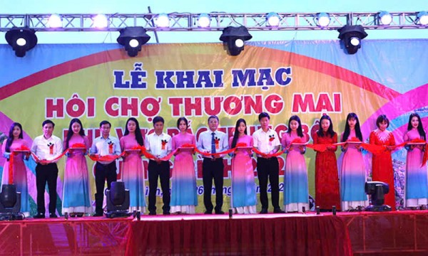 Quảng Bình: Khai mạc hội chợ thương mại khu vực Bắc Trung bộ 2025