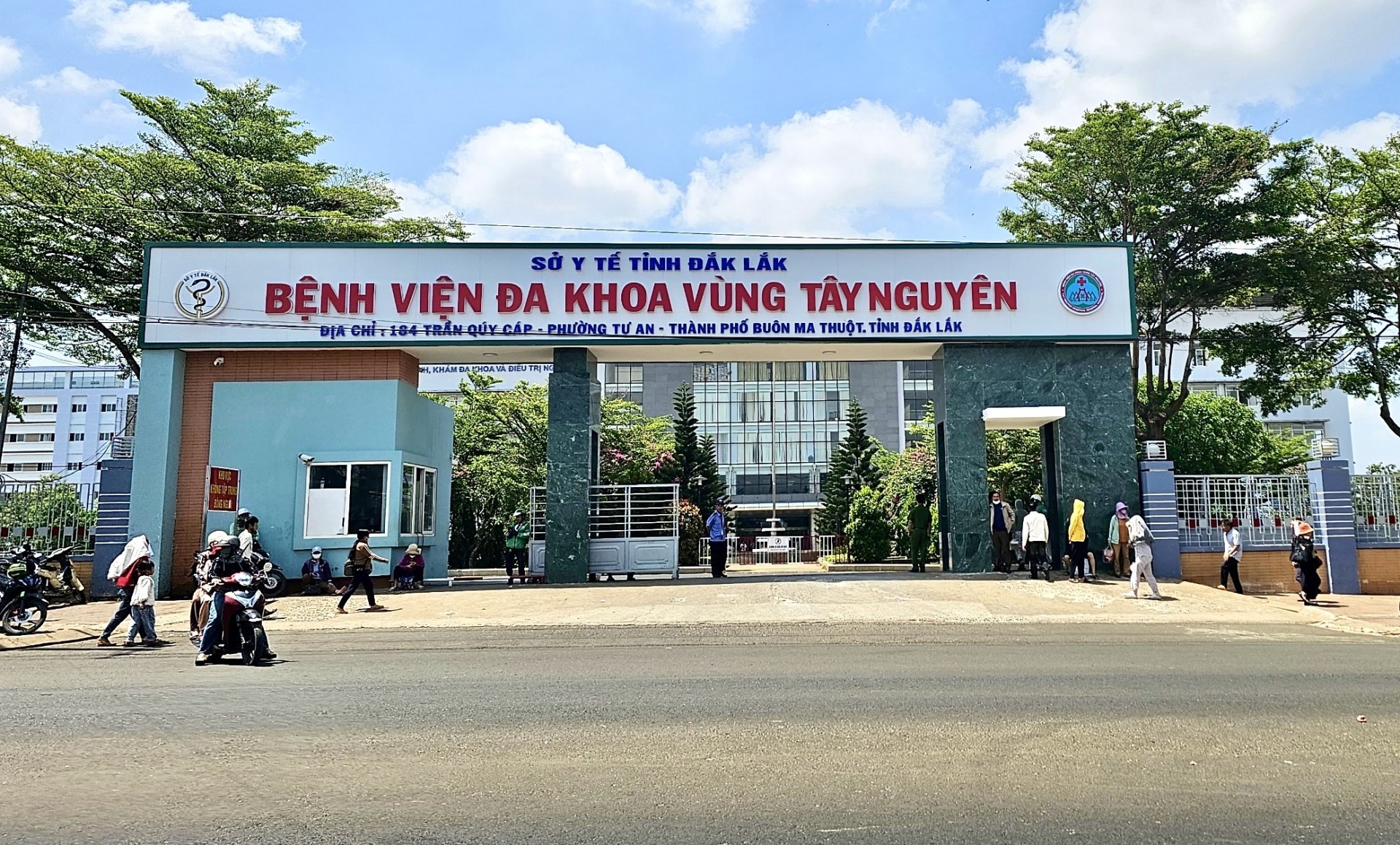 Khởi tố hàng loạt bị can trong vụ “chạy” chứng chỉ hành nghề y ở Đắk Lắk