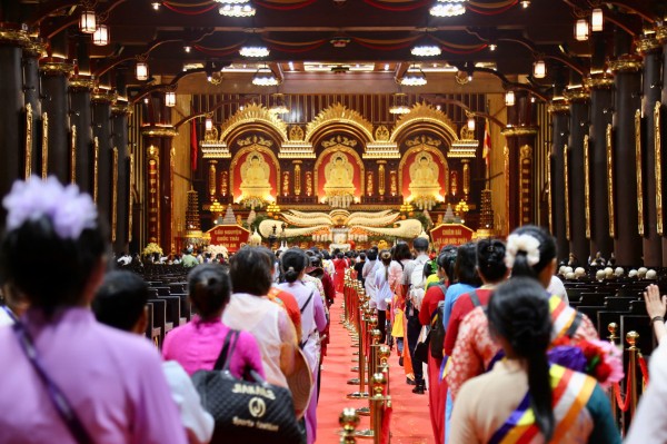 Yên Tử đón hơn 800.000 lượt người về chiêm bái xá lợi Đức Phật