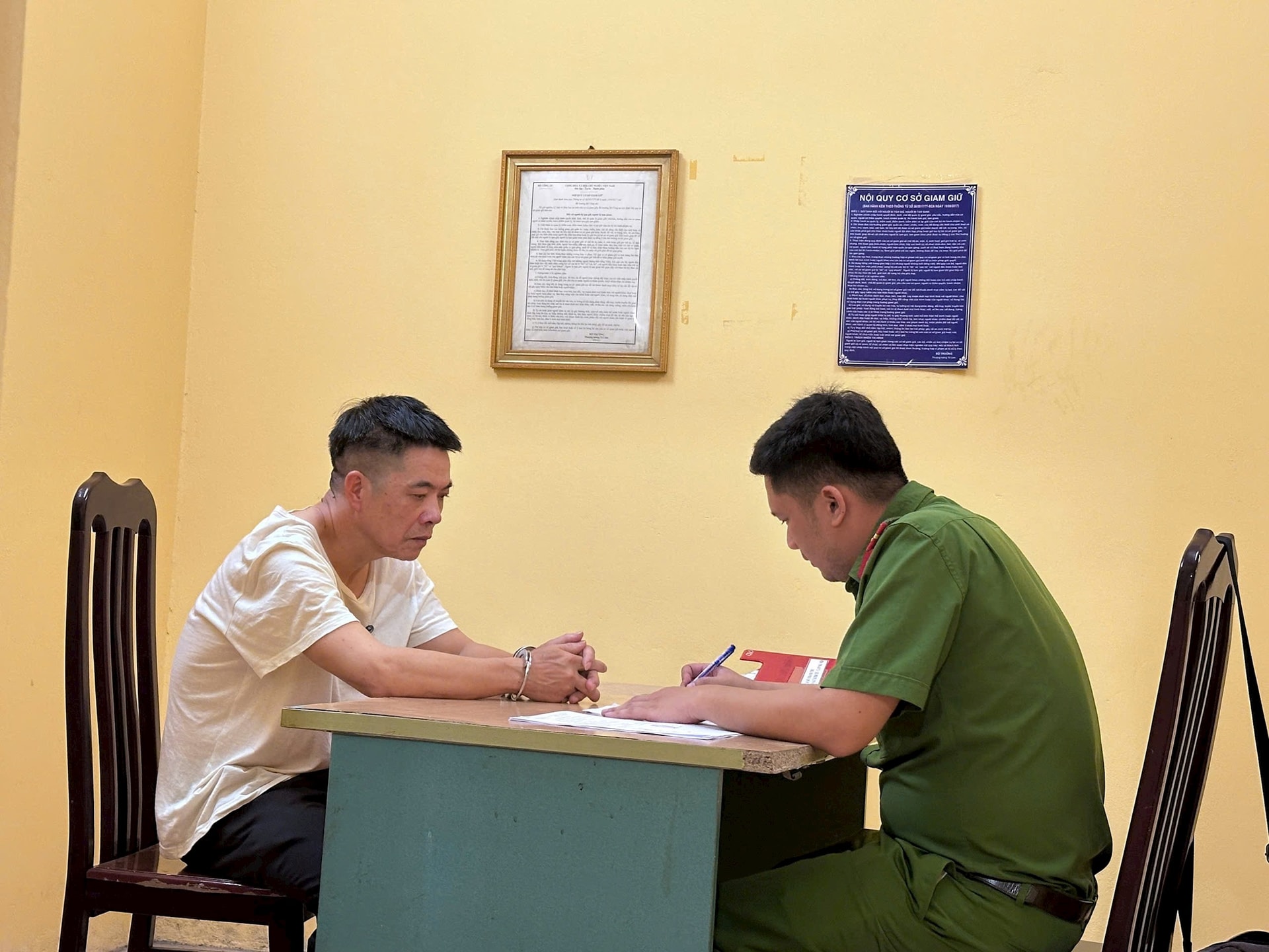 Hà Nội khởi tố 3 cán bộ xã tội &quote;nhận hối lộ&quote;