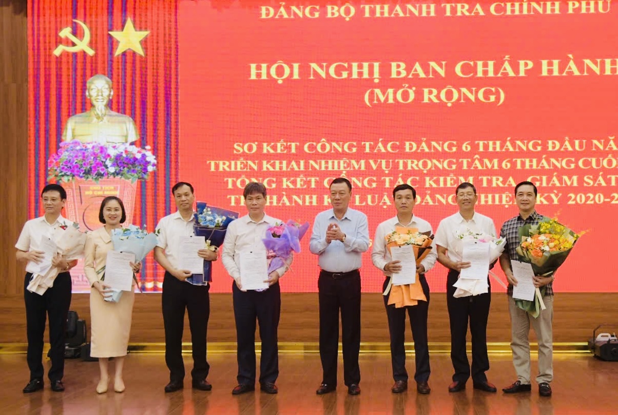 Công bố Quyết định chỉ định Ủy viên Ban Chấp hành, Phó Bí thư Đảng ủy Thanh tra Chính phủ