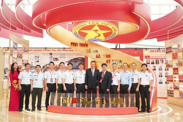 Tổng Thanh tra Đoàn Hồng Phong tham quan gian trưng bày tại Triển lãm thành tựu đất nước 80 năm