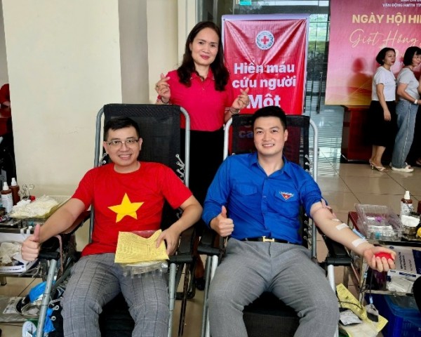 Cán bộ Thanh tra tỉnh Bắc Ninh nhiệt tình hưởng ứng ngày hội hiến máu tình nguyện