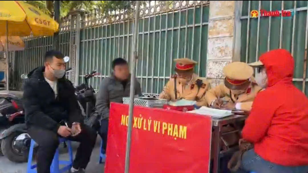 Hà Nội: Tạo chuyển biến tích cực và bền vững trong nhận thức, ý thức chấp hành khi tham gia giao thông của học sinh và phụ huynh