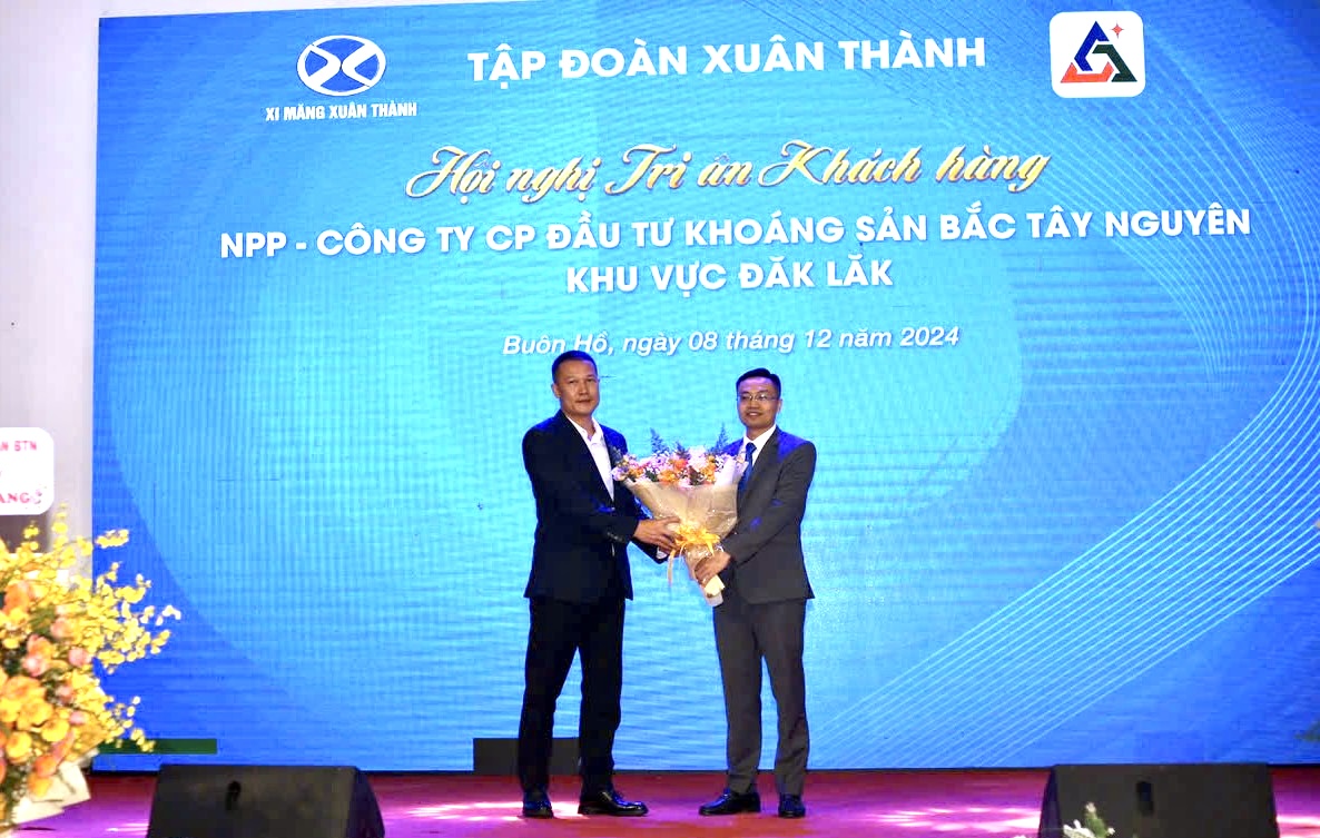 Xi măng Xuân Thành tặng gần 50 tấn xi măng dịp tri ân khách hàng tại Đắk Lắk