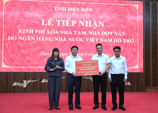 Tỉnh Điện Biên tiếp nhận 2,5 tỷ đồng xoá nhà tạm, nhà dột nát