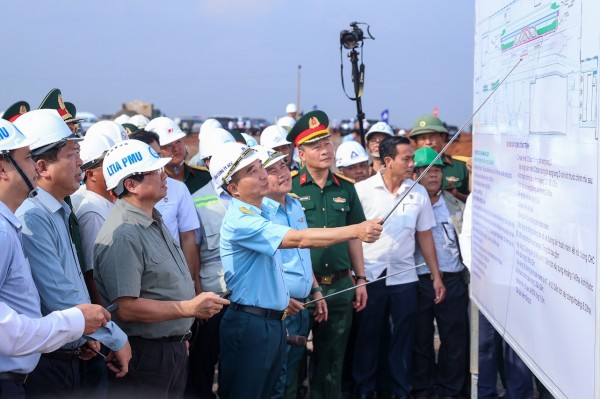 Thủ tướng kiểm tra sân bay Long Thành, yêu cầu đón chuyến bay đầu tiên vào 19/12