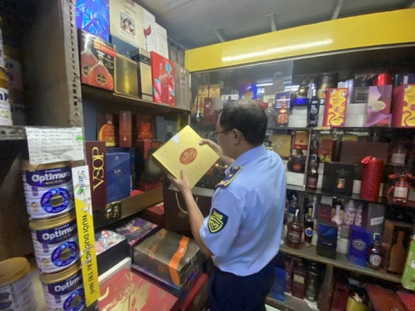 TP Hồ Chí Minh: Tăng cường kiểm tra, ngăn chặn gian lận thương mại, hàng giả