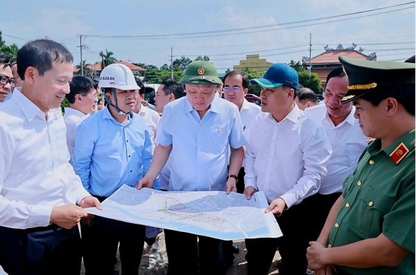 Phó Thủ tướng Thường trực Nguyễn Hoà Bình: Cần đẩy nhanh tiến độ chuyển đổi KCN Biên Hoà 1, tránh lỡ nhịp phát triển