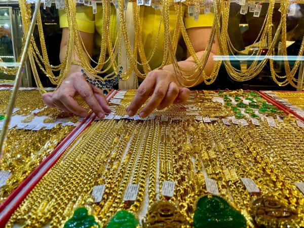 Giá vàng hôm nay 5/8/2025: Vàng nhẫn tăng - giảm tùy thương hiệu nhưng vẫn ở mức cao