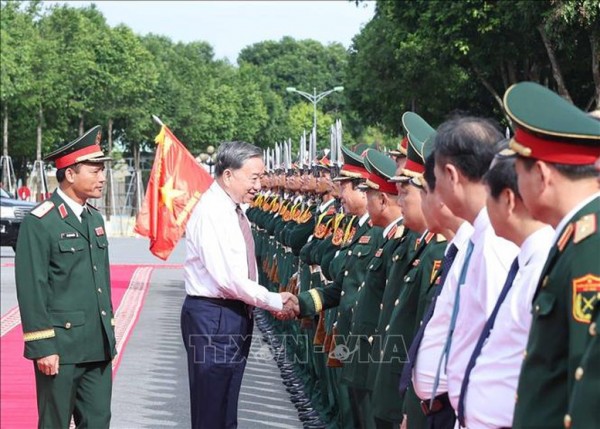 Tổng Bí thư Tô Lâm, Bí thư Quân ủy Trung ương thăm và làm việc tại Quân đoàn 12