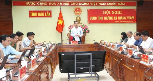 Chủ tịch UBND tỉnh Đắk Lắk Tạ Anh Tuấn chỉ đạo quyết liệt triển khai nhiệm vụ, đảm bảo tăng trưởng
