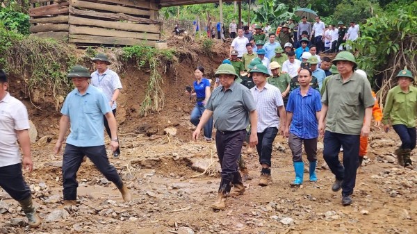 Thủ tướng yêu cầu tập trung khắc phục hậu quả thiên tai, ổn định đời sống Nhân dân