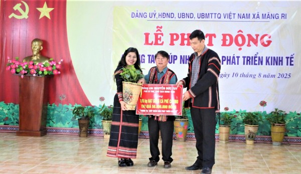 Quảng Ngãi: Hỗ trợ người dân xã Măng Ri nhanh chóng khôi phục sản xuất sau bão số 3