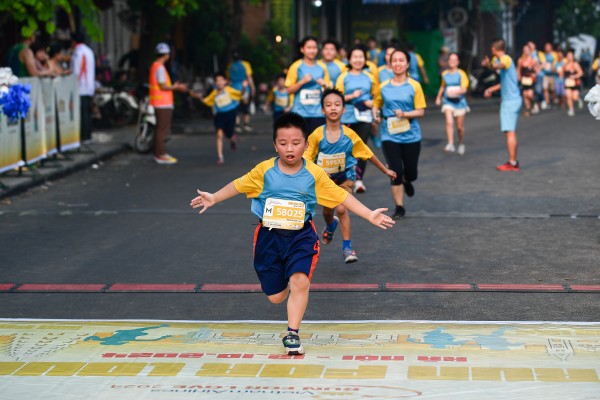 Vietnam Airlines chính thức mở bán vé giải chạy “Run For Love 2025”