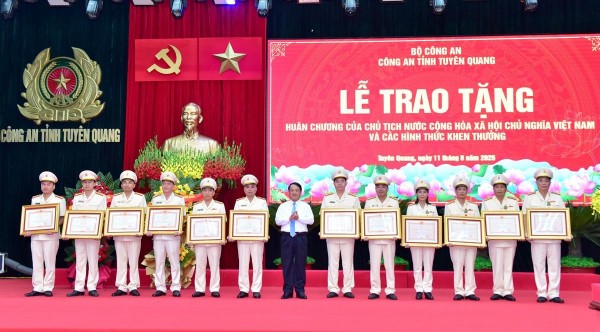 Nhiều tập thể, cá nhân Công an tỉnh Tuyên Quang được khen thưởng