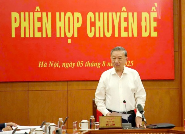 Tháo gỡ “điểm nghẽn” pháp luật để thúc đẩy phát triển bền vững