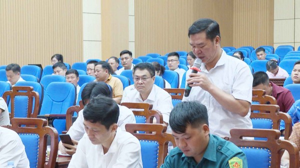 Cử tri Lai Châu kiến nghị sớm bố trí mặt bằng di dời các hộ dân vùng sạt lở