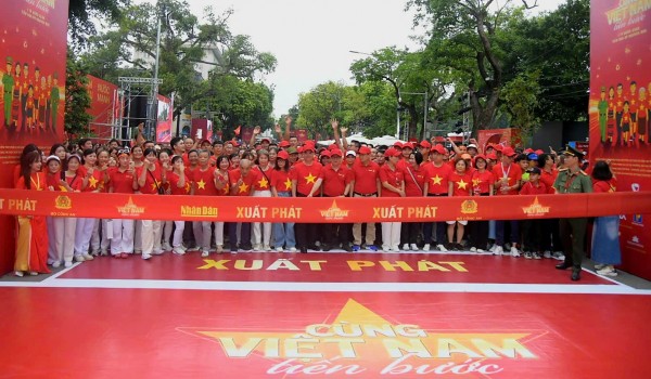“Cùng Việt Nam tiến bước”: Sẵn sàng vươn mình bước vào kỷ nguyên mới