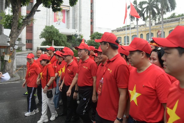 Hàng trăm nghìn người tham gia 