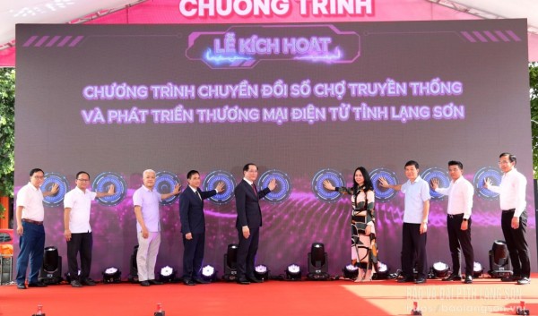 Lạng Sơn tổ chức phiên chợ thúc đẩy chuyển đổi số và thanh toán không tiền mặt
