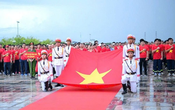 Ninh Bình phát động hoạt động đi bộ toàn quốc 