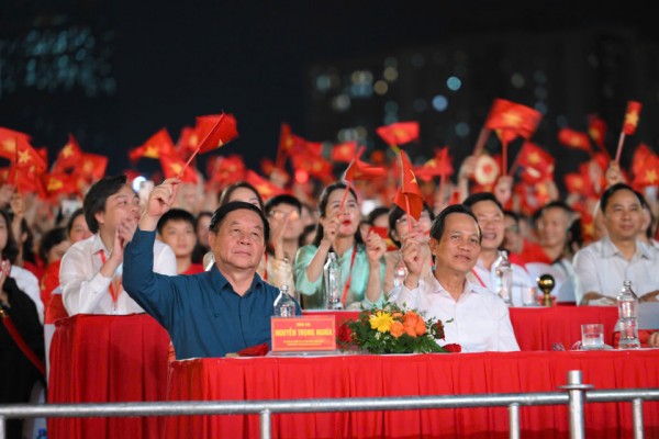 “Tự hào là người Việt Nam”: Lan tỏa giá trị văn hóa, lịch sử, đạo lý “Uống nước nhớ nguồn”