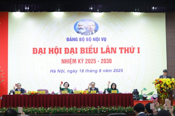 Tổ chức phiên trù bị Đại hội đại biểu Đảng bộ Bộ Nội vụ lần thứ I, nhiệm kỳ 2025 – 2030