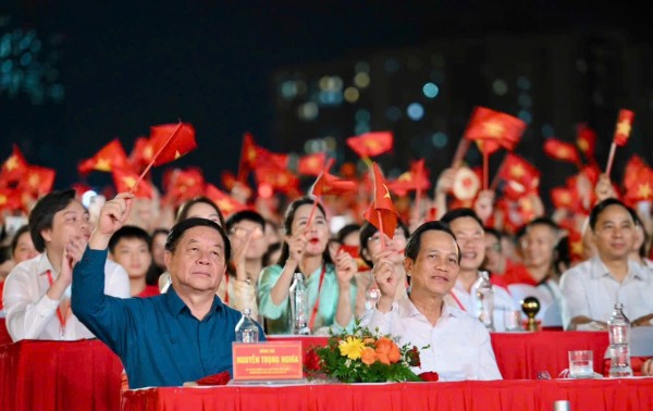 Chương trình nghệ thuật đặc biệt “Tự hào là người Việt Nam” gây ấn tượng với khán giả