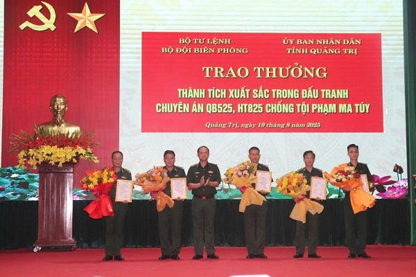Khen thưởng đột xuất các lực lượng triệt phá thành công hai chuyên án ma túy lớn