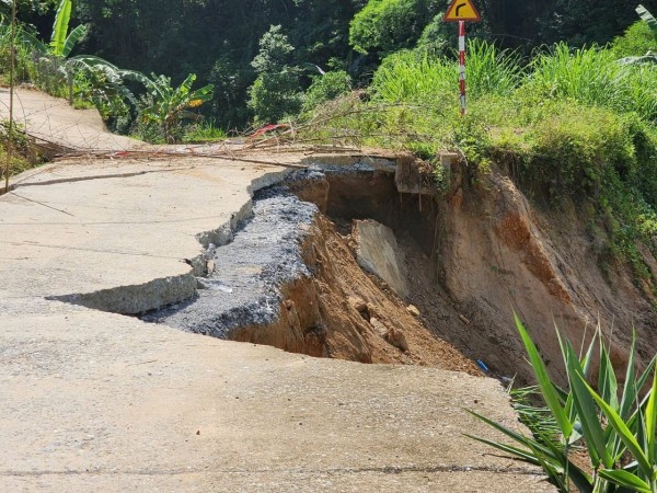Thanh Hóa: Khẩn cấp ứng phó sạt lở nghiêm trọng ở bản Sa Ná