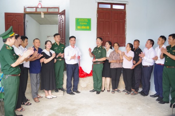 Ban Chỉ huy Bộ đội Biên phòng Cao Bằng bàn giao 3 “Nhà Đồng đội” cho quân nhân hoàn cảnh khó khăn