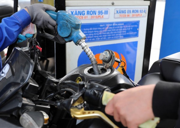 Lạng Sơn: Xử phạt 50 triệu đồng doanh nghiệp kinh doanh xăng dầu sử dụng giấy phép đã hết hạn