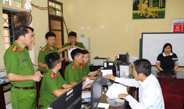 Ninh Bình: Thực hiện đợt cao điểm cấp đổi Thẻ đảng viên trong Đảng bộ tỉnh