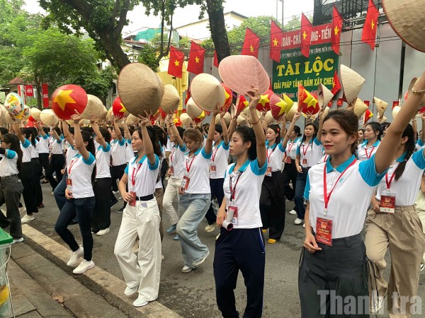 Các khối diễu binh, diễu hành về điểm tập kết