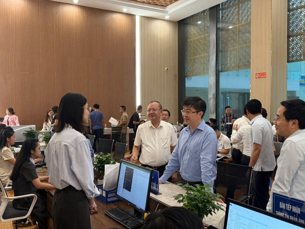 Hà Nội: Đề xuất loại bỏ các yêu cầu chứng thực không cần thiết