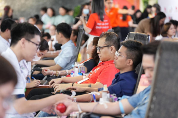 Cán bộ nhân viên ROX Group chung tay hiến máu, lan tỏa giá trị sống đẹp