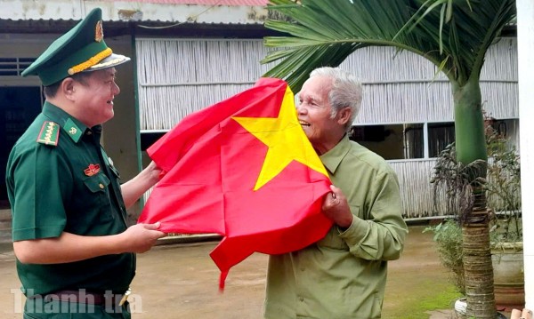 Một dải Trường Sơn - Một lòng son với Bác, với Đảng