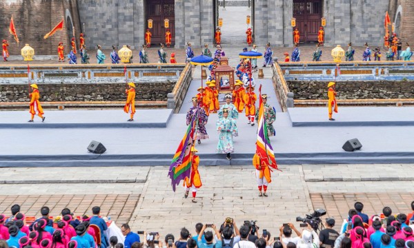 TP Huế: Vinh danh 384 “Học sinh danh dự toàn trường”, kết nối hiếu học với di sản