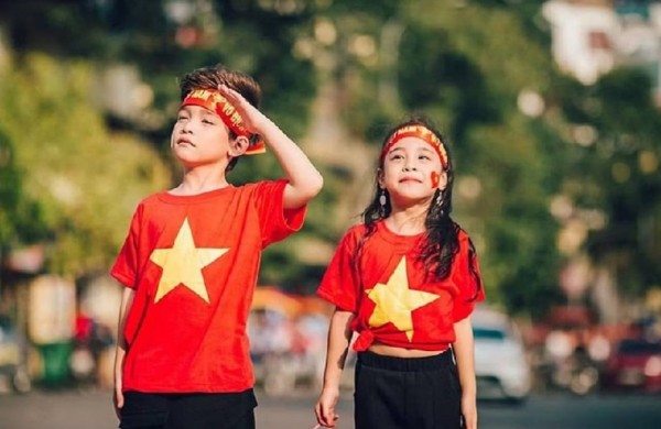 Hot trào lưu “thời trang, phụ kiện yêu nước” nhân dịp Quốc khánh 2/9