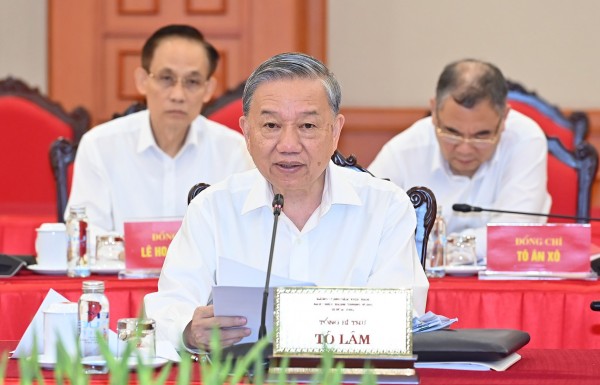 Bộ Chính trị cơ bản tán thành phương án nhân sự quân đội tham gia Trung ương khoá XIV