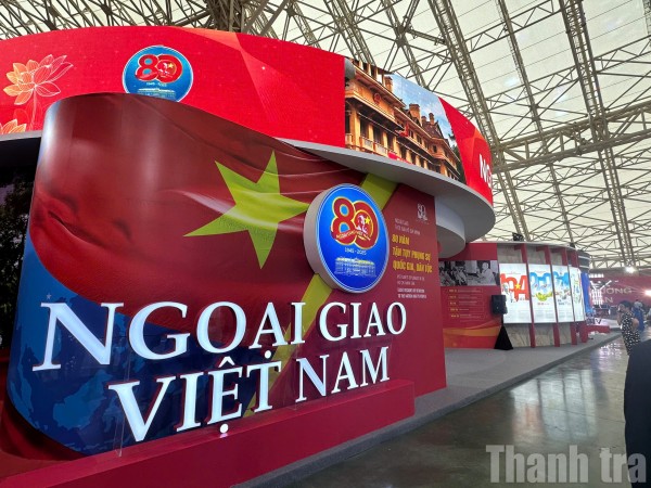 Ngoại giao thời đại Hồ Chí Minh để lại dấu ấn sâu đậm tại Triển lãm thành tựu đất nước