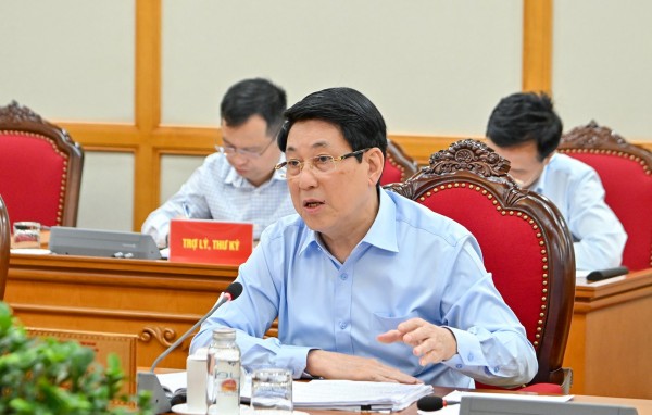 Bộ Chính trị cho ý kiến dự thảo văn kiện, đề án nhân sự tỉnh Cao Bằng và TP Huế