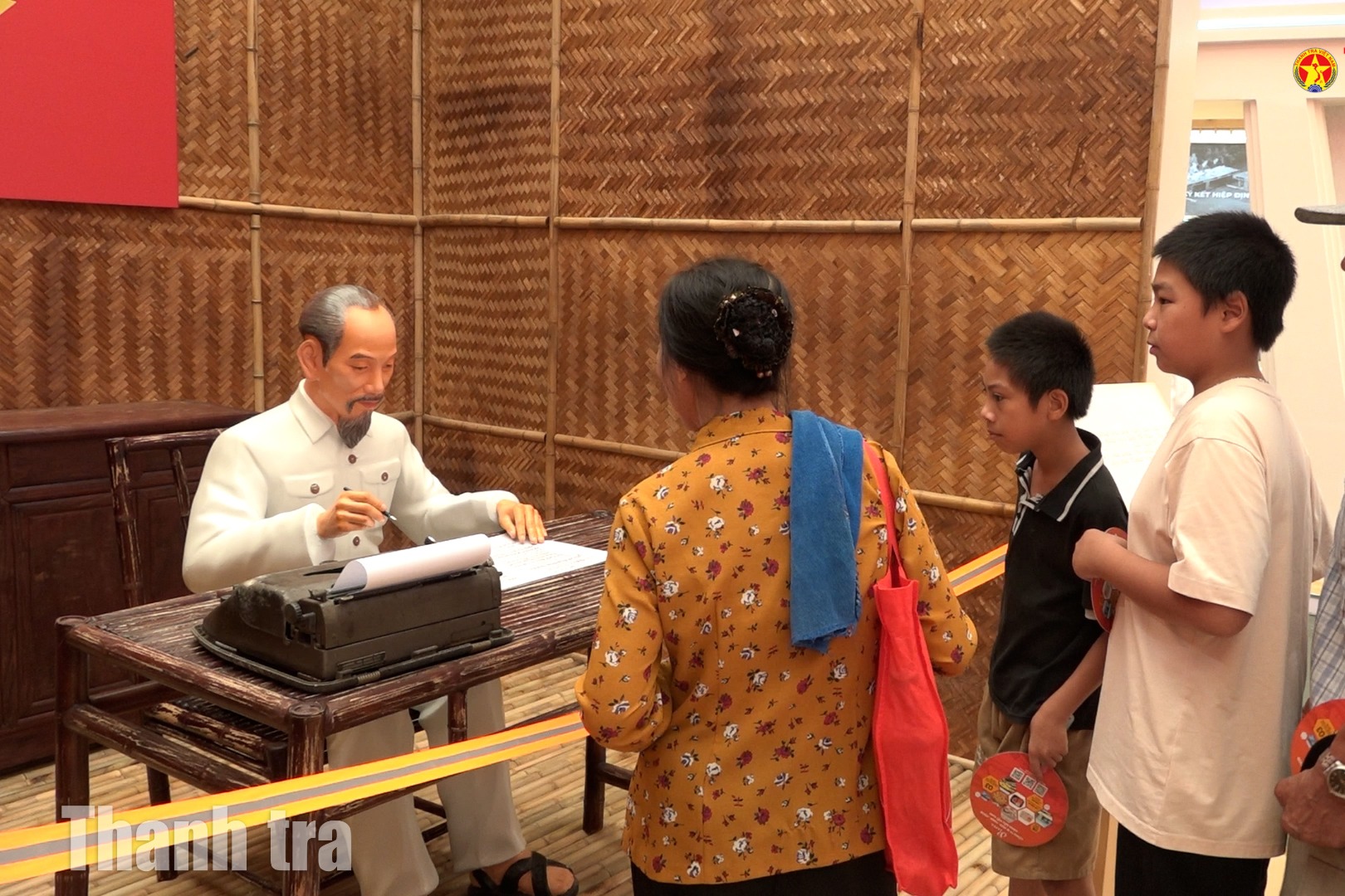 Gian trưng bày thành tựu ngành Thanh tra Việt Nam hút khách tham quan trong ngày khai mạc