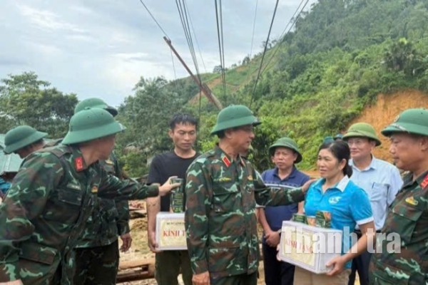 Thanh Hóa: Quân khu 4 tăng cường lực lượng cùng Nhân dân khắc phục hậu quả bão số 5